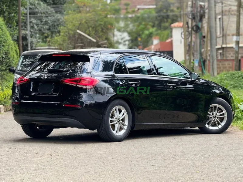 2019 Mercedes-Benz A180 1.4L Petrol Hatchback, photo 2