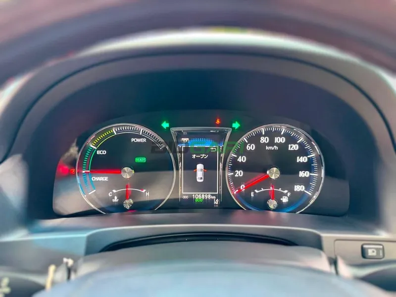 2017 Toyota Crown Athelete 2.5L Hybrid Sedan, photo 6