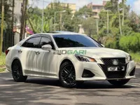 2017 Toyota Crown Athelete 2.5L Hybrid Sedan, photo 2