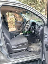 2023 Isuzu DMAX Double Cabin 2.5L Diesel Pickup, photo 5