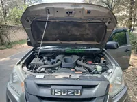 2023 Isuzu DMAX Double Cabin 2.5L Diesel Pickup, photo 4