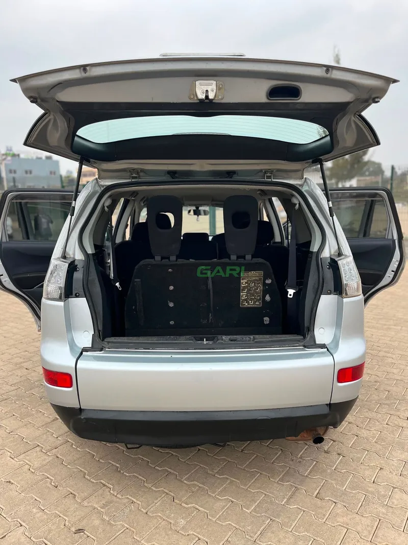 2009 Mitsubishi Outlander 2.4L Petrol SUV, photo 6