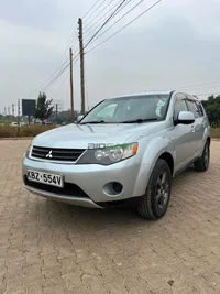 2009 Mitsubishi Outlander 2.4L Petrol SUV, photo 2