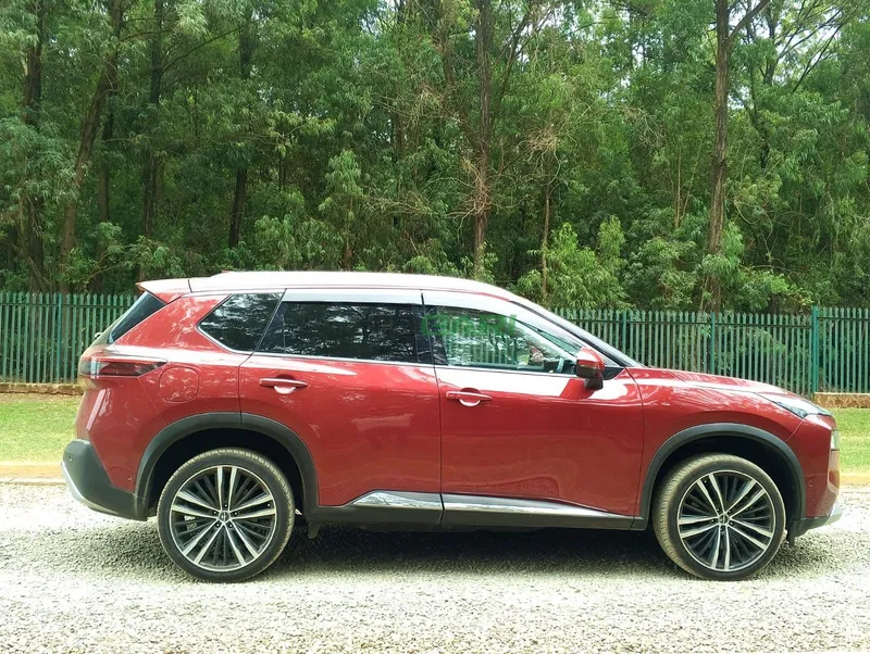 2022 Nissan X-Trail E Power e4orce 1.5L Hybrid SUV, photo 3