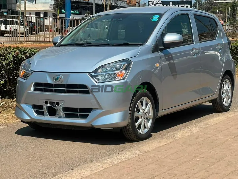 2021 Dihatsu Mira eS Petrol Hatchback, photo 2