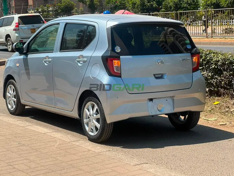 2021 Dihatsu Mira eS Petrol Hatchback, photo 3