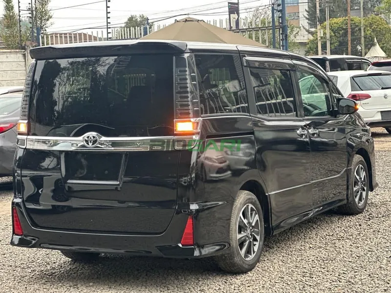 2020 Toyota Voxy ZS GRADE 2L Petrol MPV, photo 3