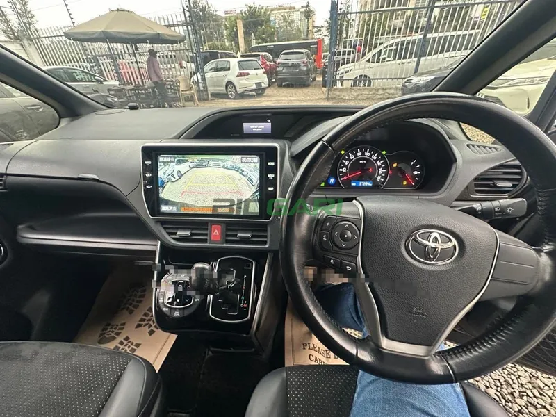 2020 Toyota Voxy ZS GRADE 2L Petrol MPV, photo 12