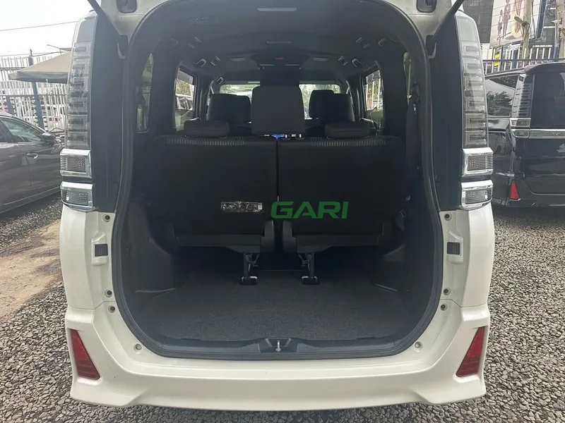 2019 Toyota Voxy ZS GRADE 2L Petrol MPV, photo 6