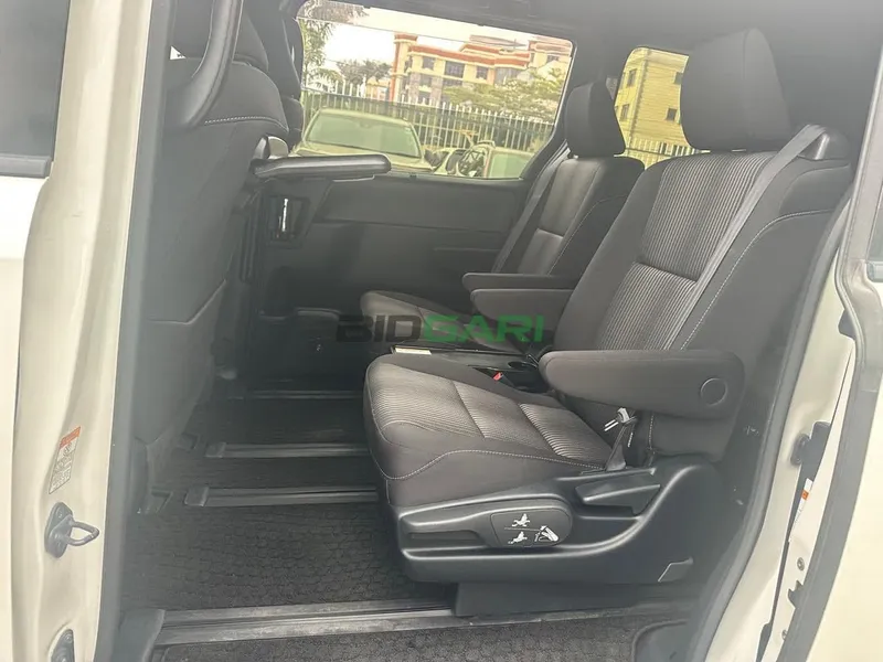 2019 Toyota Voxy ZS GRADE 2L Petrol MPV, photo 9