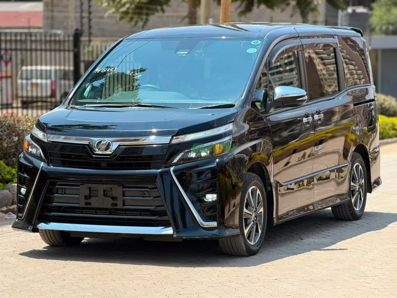 2019 Toyota Voxy Petrol MPV, photo 2