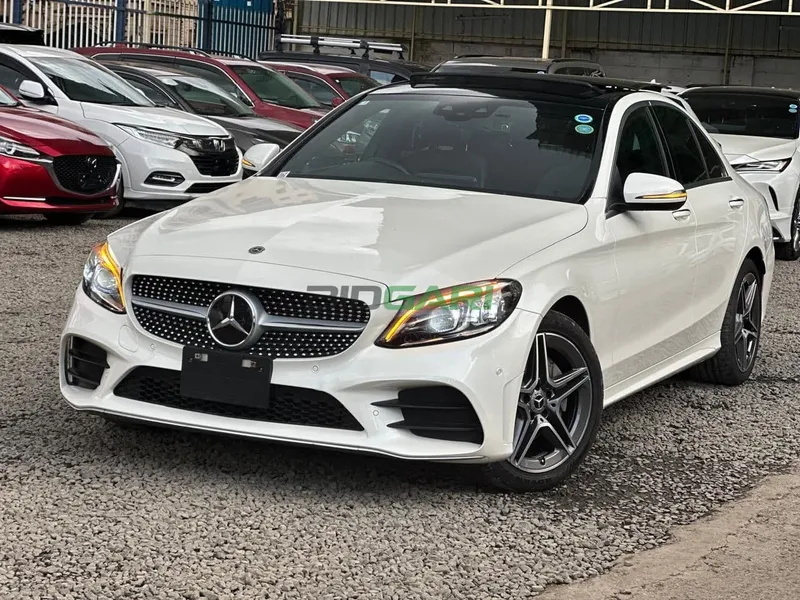 2019 Mercedes-Benz C200 Laureus Edition AMG LINE 1.5L Petrol Sedan, photo 2