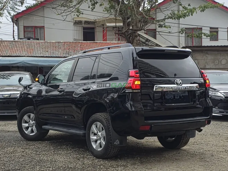 2019 Toyota Land Cruiser Prado Petrol SUV, photo 2