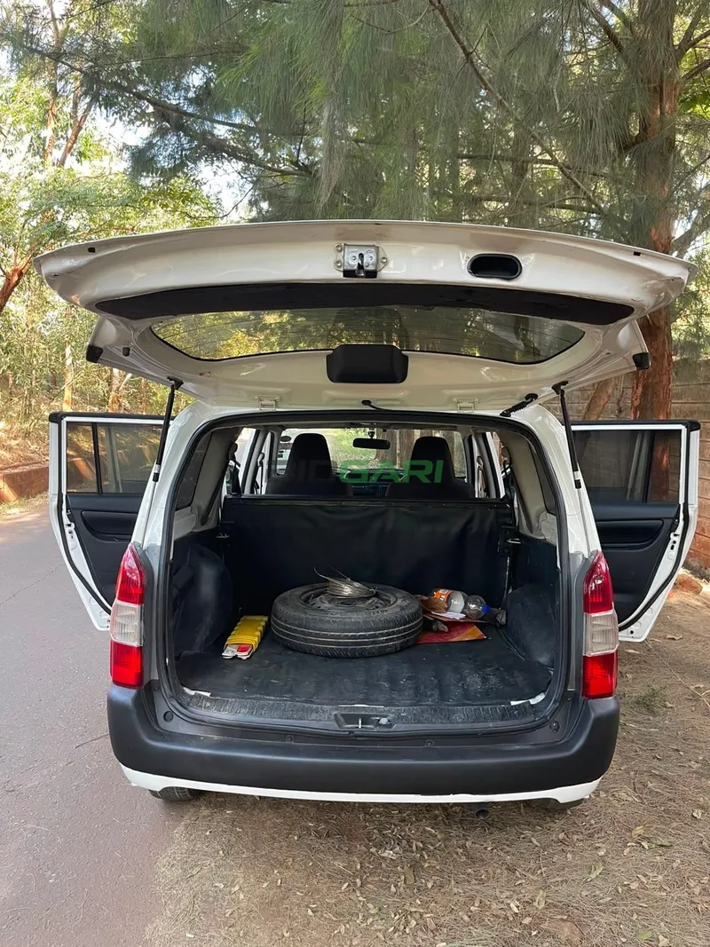 2017 Toyota Probox 1.5L Petrol, photo 4