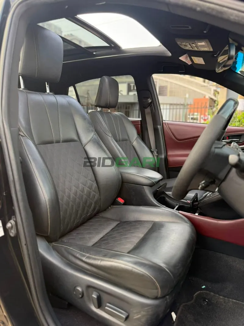 2019 Toyota Harrier Petrol SUV, photo 6