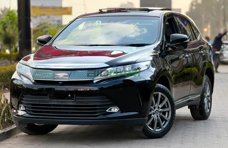 2019 Toyota Harrier Petrol SUV, photo 5