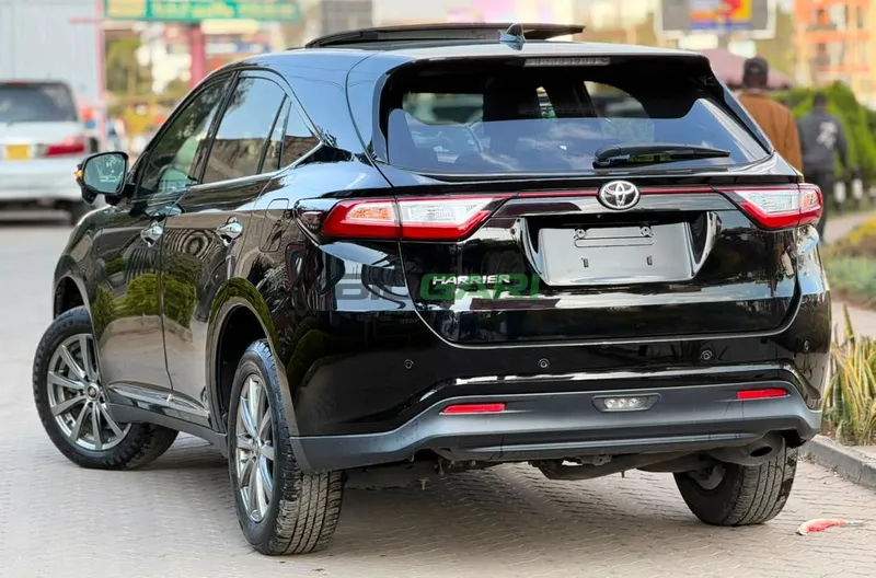 2019 Toyota Harrier Petrol SUV, photo 3