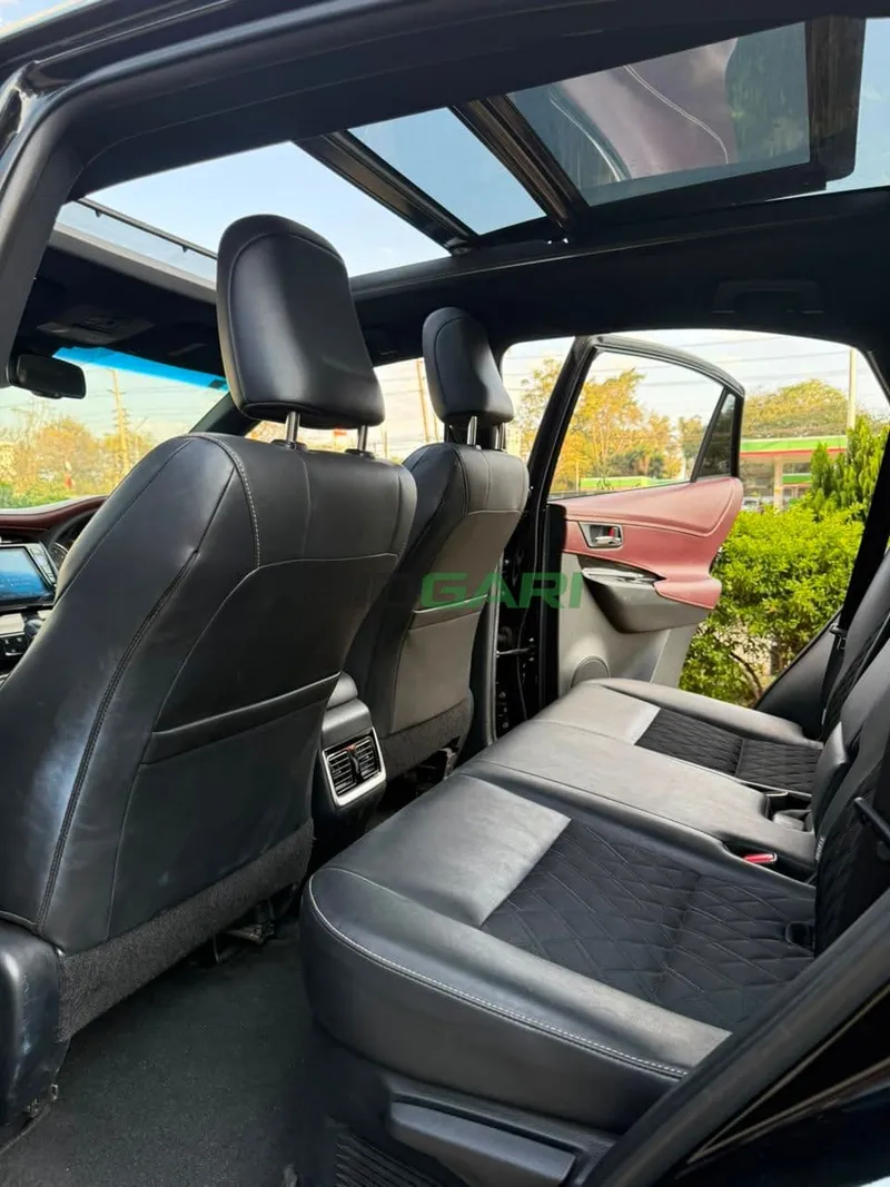 2019 Toyota Harrier Petrol SUV, photo 9