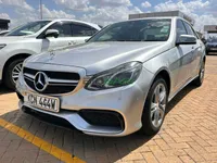 2011 Mercedes-Benz E250 Petrol Sedan, photo 2