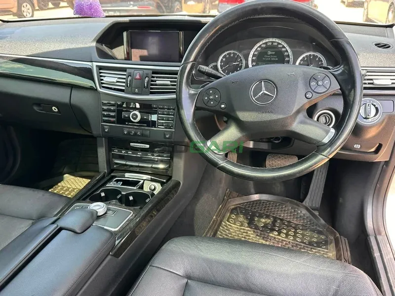 2011 Mercedes-Benz E250 Petrol Sedan, photo 7