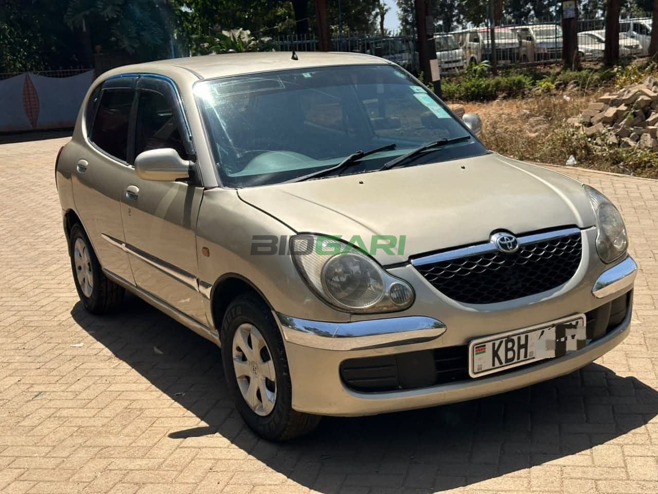 2001 Toyota Duet
