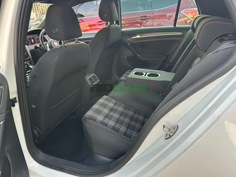 2018 Volkswagen Golf GTI 2L Petrol Hatchback, photo 13