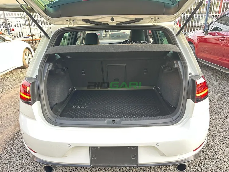 2018 Volkswagen Golf GTI 2L Petrol Hatchback, photo 12
