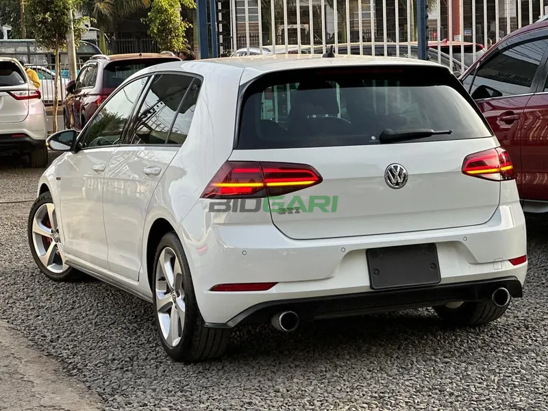 2018 Volkswagen Golf GTI 2L Petrol Hatchback, photo 6