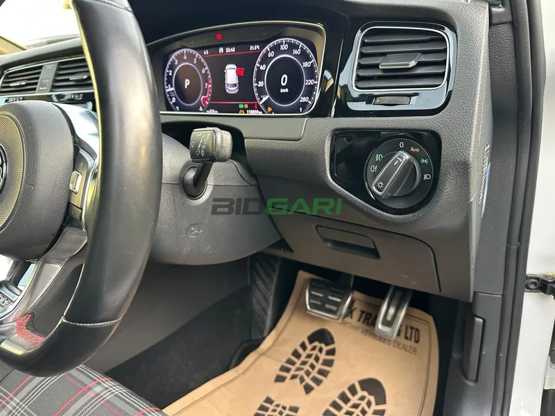 2018 Volkswagen Golf GTI 2L Petrol Hatchback, photo 11