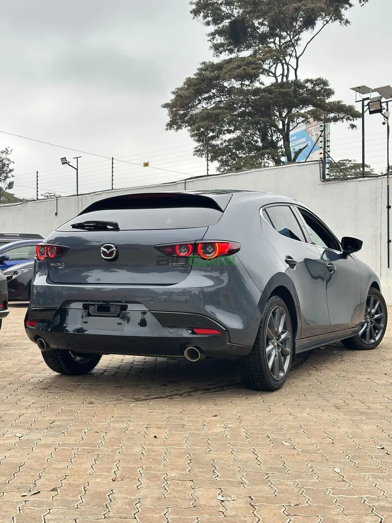 2019 Mazda 3 2L Petrol Hatchback, photo 3