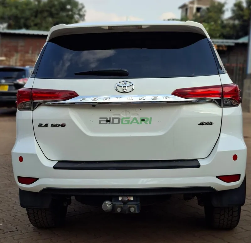 2019 Toyota Fortuner 2.4L Diesel SUV, photo 3