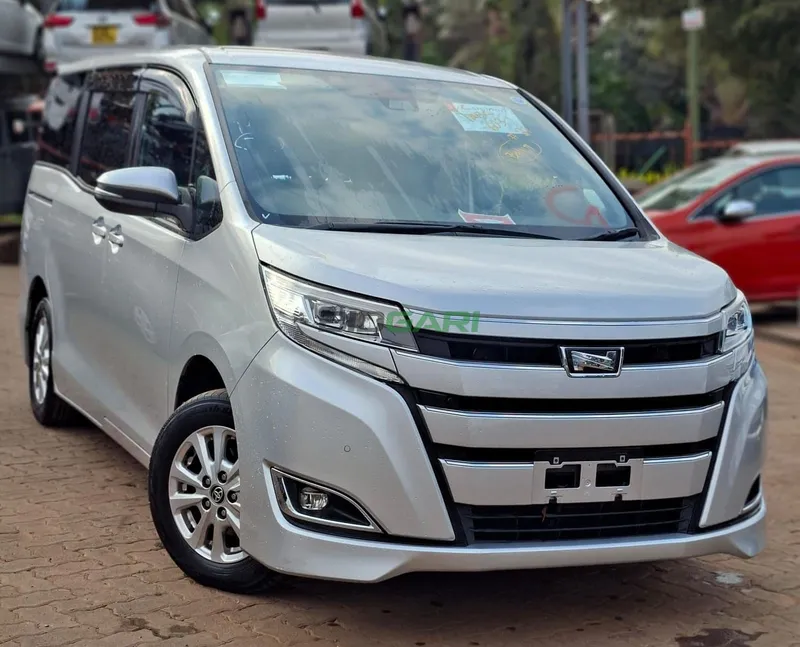 2019 Toyota Noah Non hybrid Engine 2L Petrol MPV, main photo