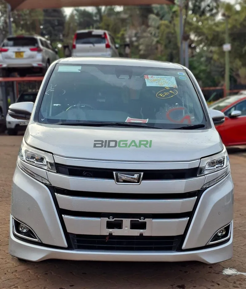 2019 Toyota Noah Non hybrid Engine 2L Petrol MPV, photo 2