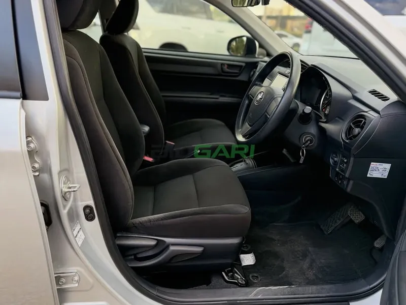 2019 Toyota Corolla Axio Non hybrid Engine 1.5L Petrol Sedan, photo 11