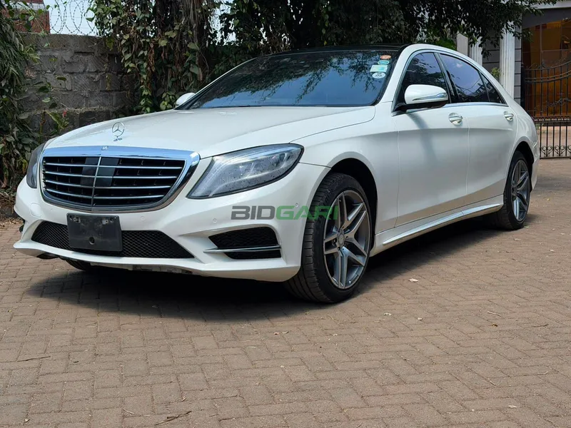 2016 Mercedes-Benz S550 4.7L Petrol Sedan, photo 2