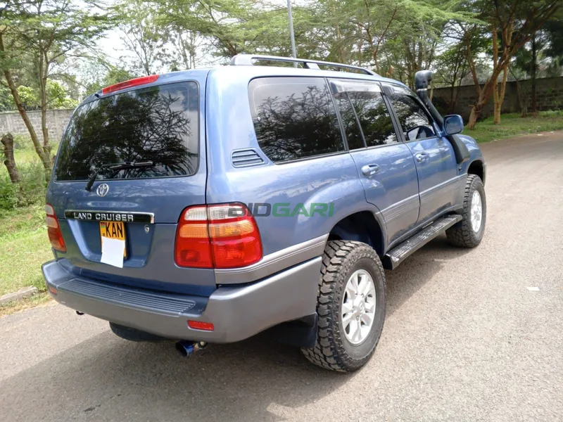 2002 Toyota Land Cruiser 100 Series 4.2L Diesel SUV, photo 3