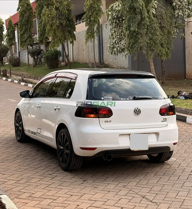 2012 Volkswagen Golf Petrol Hatchback, photo 3