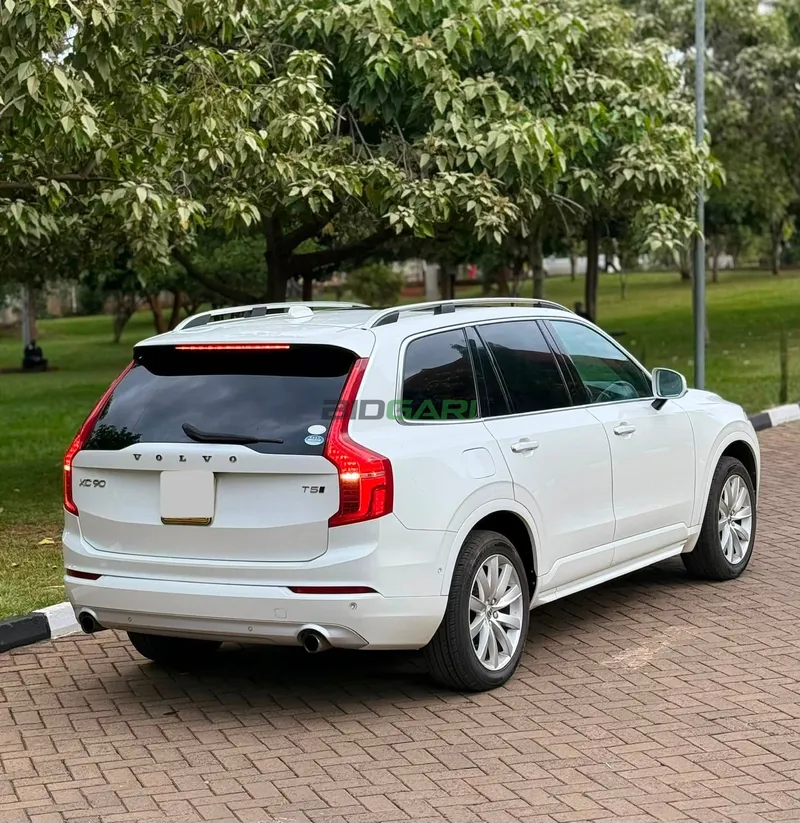 2018 Volvo XC90 T5 2L Petrol SUV, photo 2