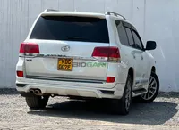 2014 Toyota Land Cruiser V8 ZX 4.6L Petrol SUV, photo 3