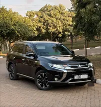 2017 Mitsubishi Outlander Phev 2L Petrol SUV, main photo