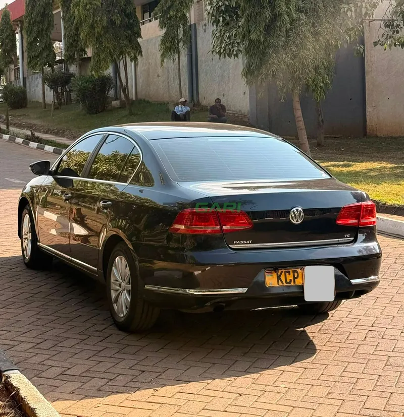2011 Volkswagen Passat TSI 1.4L Petrol Sedan, photo 3
