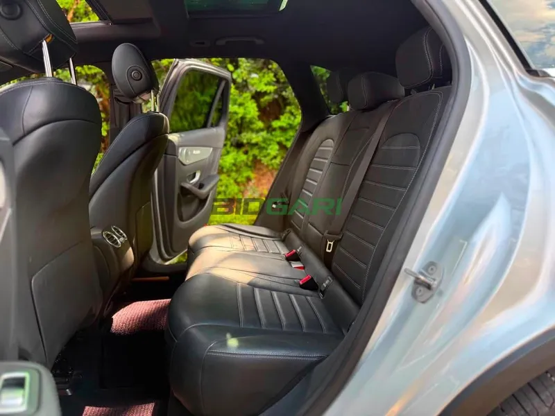 2017 Mercedes-Benz GLC220d 4MATIC 2.2L Diesel SUV, photo 6