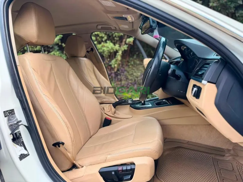 2014 BMW 320d 2L Diesel Sedan, photo 5