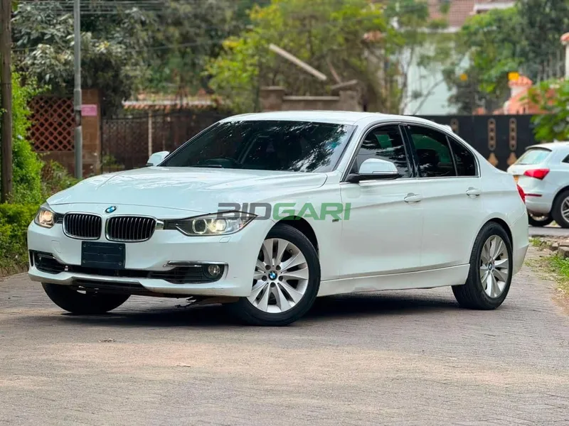 2014 BMW 320d 2L Diesel Sedan, photo 2