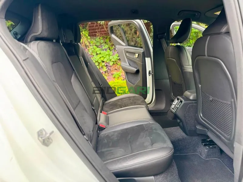 2019 Volvo XC40 T4 R-DESIGN 2L Petrol SUV, photo 6