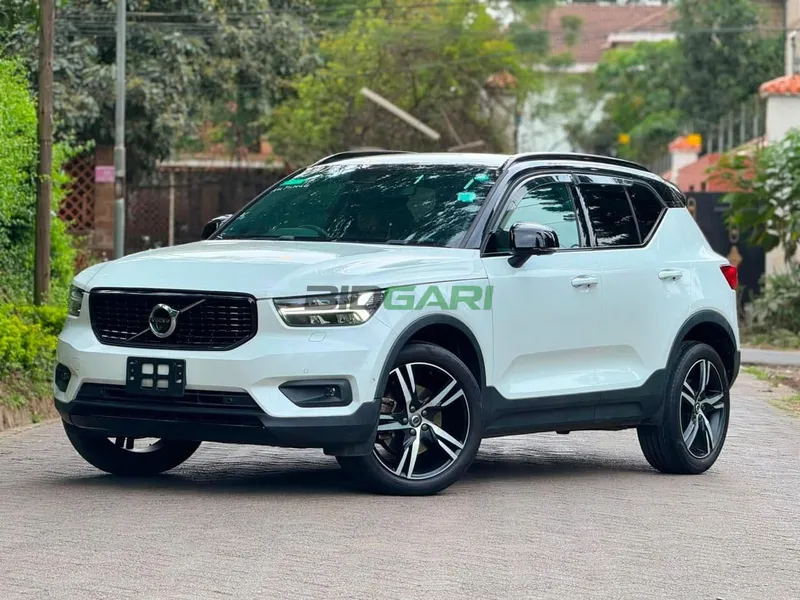 2019 Volvo XC40 T4 R-DESIGN 2L Petrol SUV, photo 2