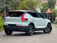 2019 Volvo XC40 T4 R-DESIGN 2L Petrol SUV, photo 4