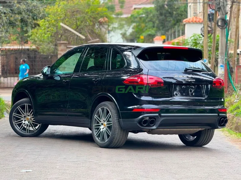 2019 Porsche Cayenne 3.6L Petrol SUV, photo 3