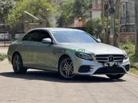2019 Mercedes-Benz E350e 2L Hybrid Sedan, photo 3