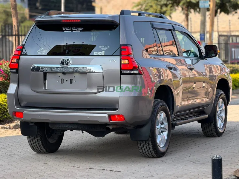 2019 Toyota Land Cruiser Prado TX 2.7L Petrol SUV, photo 4